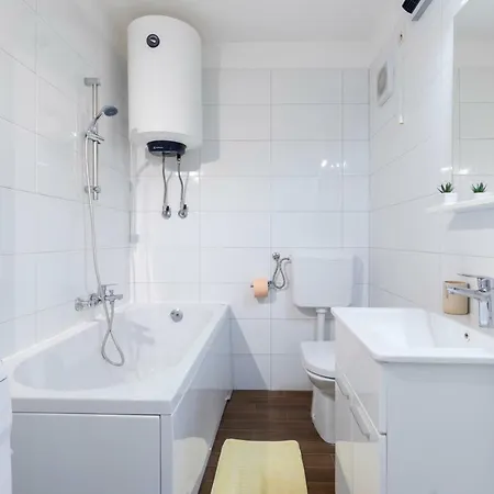 アパート Castropola